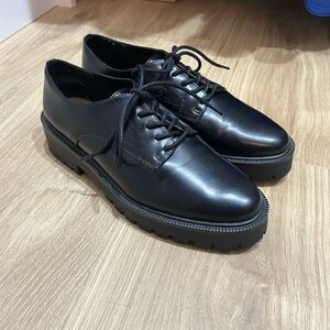 Women’s loafer - size 8.5